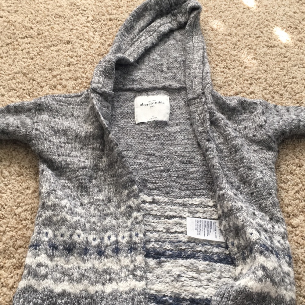 Abercrombie kids small gray tribal hooded sweater